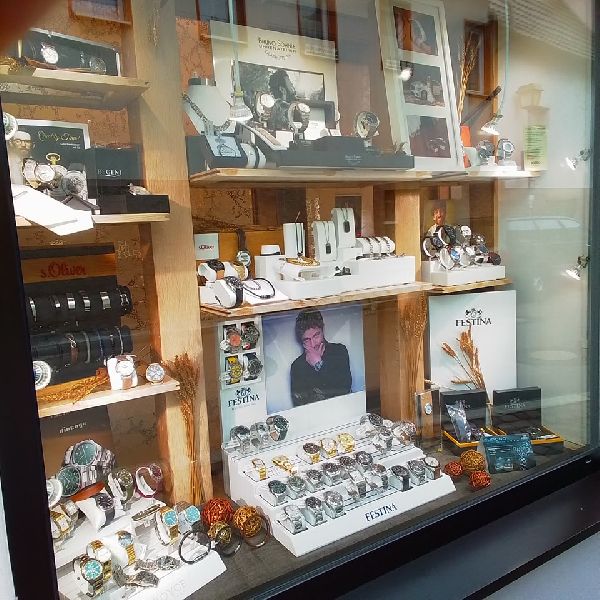A.Nuber Uhren & Schmuck - GALLERY