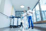 AGAPLESION REINIGUNG - Für ein gutes Leben. 
Denn ich mache Gesundheitseinrichtungen keimfrei.