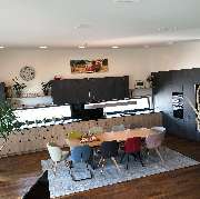 Offene Küche mit Essbereich