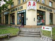 Alexandrinen-Apotheke - Aussenansicht der Alexandrinen-Apotheke