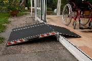 Altec GmbH - Für Rollstuhlfahrer, die perfekte Lösung zwischen Balkon und Terrasse. Typ BTR