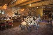 Altes Eishaus, Hotel & Restaurant - Altes Eishaus, der Wagen voll geladen mit guten Weinen aus den Weinanbaugebieten Deutschlands.