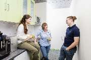 AMZ - Aurich Münch Ziegler Steuerberater PartGmbB, Karlsruhe - LOYALITÄT UND
MENSCHLICHKEIT
GEHEN VOR
In unserer Kanzlei mit mehreren Standorten arbeiten Steuerberater und Fachangestellte gemeinschaftlich und auf Augenhöhe, gehen respektvoll miteinander u