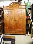 Antik-Voß Scheunen-Flohmarkt - Kleiderschränke