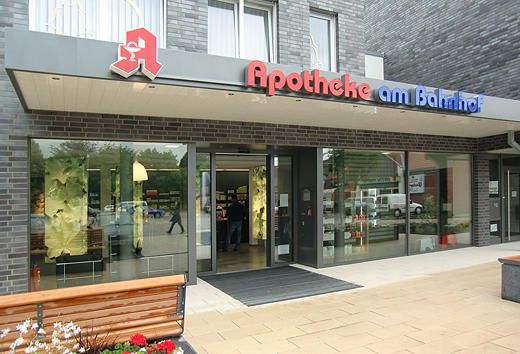 Apotheke am Bahnhof - Aussenansicht der Apotheke a …