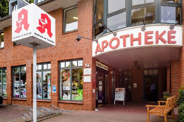 Apotheke am Dorfplatz - Aussenansicht der Apotheke …