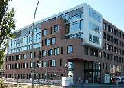 Apotheke am Veritaskai - Aussenansicht der Apotheke am Veritaskai