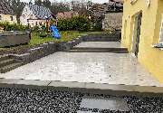 Arber Garten- und Landschaftsbau e.K. - Terrasse und Hangstütze