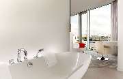 art'otel Cologne, Powered by Radisson Hotels - Suite Bathroom