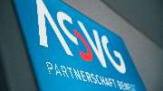 ASVG GmbH - ASVG GmbH - Situationsbilder im Büro. Leuchttafel im Eingangsbereich.