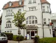 Augustenhof-Apotheke - Aussenansicht der Augustenhof-Apotheke