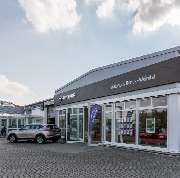 Die Autohaus Renck-Weindel-Gruppe ist stolz seit über 50 Jahren eine der größten Handelsgruppen im Rhein-Neckar-Raum zu sein. Wir haben ein engagiertes und gut ausgebildetes Mitarbeiter-Team mit vielen Jahren Erfahrung, bereit Ihre Wünsche zu erfüllen.