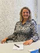 AXA Versicherung Neugebauer GmbH & Co. KG in Odenthal - Vertriebsassistentin Stefanie Bethke - AXA Versicherung Neugebauer GmbH & Co. KG - Kfz Versicherung in Odenthal