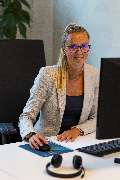 AXA Versicherung Nils Wirth in Rellingen - Carolin Karstens -  AXA Versicherung Nils Wirth - Kfz Versicherung in  Rellingen