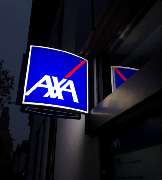 AXA Versicherungen Jan Trautmann in Berlin - Außenansicht nach Öffnungszeiten. Werbeschild der AXA Vertretung Jan Trautmann