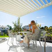 Aylux Sonnenschutzsysteme GmbH - lamellendach.jpg