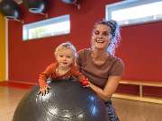 Babymassage Naumburg - Babymassagekurse & Krabbelgruppen - Mama & Kind