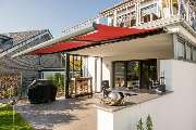Bauelemente Flath, Einbruchschutz, Alarmanlage, Videoüberwachung - Gelenkarmmarkisen  Die technisch erstklassige und moderne Beschattung für Ihre Terrasse sind unsere Gelenkarmmarkisen. Starke Federpakete in den Armen sorgen für optimale Spannkraft und ve