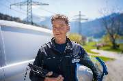 Bayernwerk Netz GmbH Kundencenter Taufkirchen - Unser Kollege Thomas ist Techniker und mit seinen Kolleginnen und Kollegen rund um die Uhr im Einsatz für unsere Energieinfrastruktur und die Energiewende.