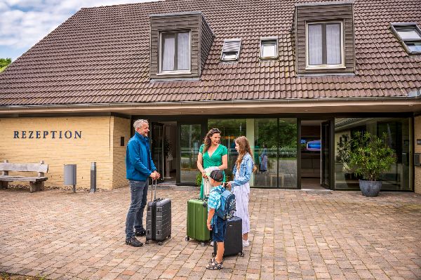 BEECH Resort Plauer See - Empfangshaus des BEECH R …