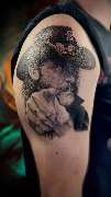 Beltza Tattoos - Porträt schwarz-weiß Tattoo realistisch