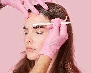 Benefit Cosmetics BrowBar Karstadt Wiesbaden - GALLERY