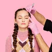 Benefit Cosmetics BrowBar Ludwig Beck München - GALLERY