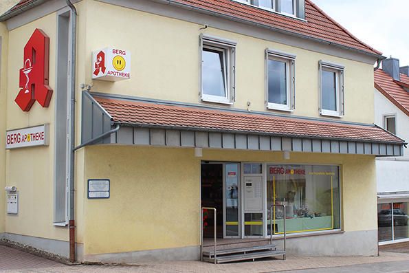 Berg-Apotheke - Aussenansicht der Berg-Apotheke