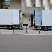 Umzugshelfer mit Lkw