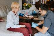 Bernstein - Ihr Pflegedienst in Düsseldorf, Hilden, Meerbusch,  Essen, Hagen - GALLERY