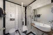 Best Western Hotel Ambassador - Guest room bath