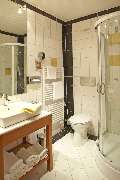 Best Western Hotel Ambassador - Guest room bath