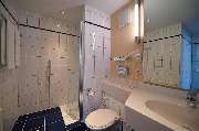 Best Western Hotel Hohenzollern - Guest room bath
