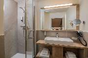 Best Western Hotel Muenchen Airport - bathroom family room
