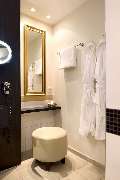 Best Western Plus Arosa Hotel - Guest room bath