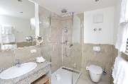 Best Western Plus Hotel Alpenhof - Superior Studio bathroom