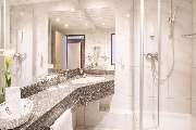 Best Western Plus Hotel Am Schlossberg - Guest room bath