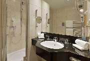 Best Western Plus Hotel Erb - bathroom