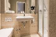 Best Western Plus Hotel St. Raphael - Guest room bath