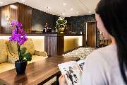 Best Western Plus Royal Suites - Lobby