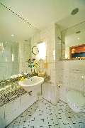 Best Western Premier Parkhotel Kronsberg - Guest room bath
