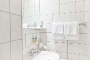 Best Western Raphael Hotel Altona - Bathroom