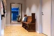 Bestattungshaus Martin Loch GmbH - Die Garderobe zum Trauerraum
