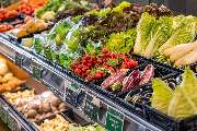 BioMarkt Dinkelähre - OBST UND GEMÜSE
Es gibt zwei große Kriterien für Obst und Gemüse: Frische und Qualität. Jeden Tag bekommen wir die Waren unserer regionalen Partner geliefert. Du bekommst also den vollen Vitaminkick. Natürlich gibt es bei uns nur Pro