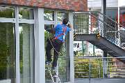 Blitz Blank Glas- und Gebäudereinigung  in Neuss, Köln, Düsseldorf - Fensterreinigung