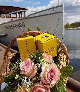 BOOTSVERMIETUNG FANGROT - Trauungen im Hafen Hennigsdorf. Von Berlin nach Brandenburg, einmal heiraten und zurück bitte.