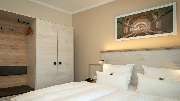 Boutique Hotel Rosengarten Hamburg - Doppelzimmer 7 zur Straße 07 - Boutique Hotel Rosengarten Hamburg