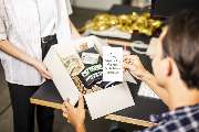 Bringsl - Online Shop - Bringsl Geschenkebox Kollegen