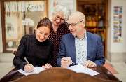 Buchhandlung Dombrowsky - GALLERY
