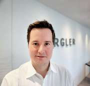 BÜRGLER - Kanzlei für Arbeitsrecht - profilbild_office_wide.png